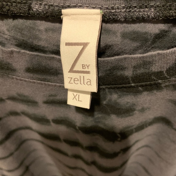 Zella Muscle tee grey and black NWT - Picture 4 of 4
